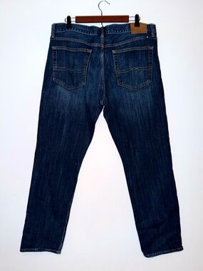Lucky Brand Men's Dark Blue Jeans - Straight Fit